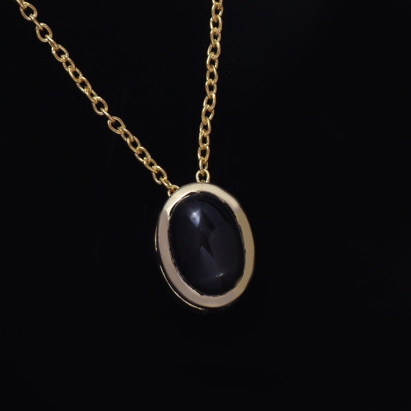 Oval Black Star Solitaire Necklace